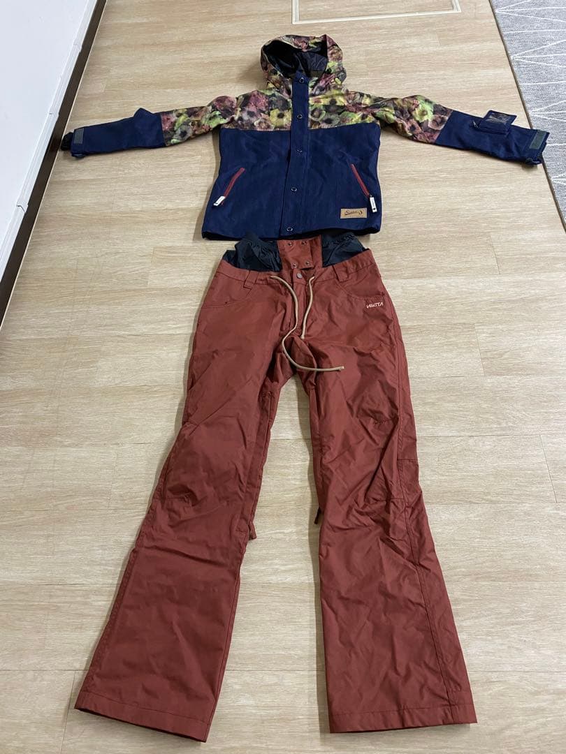 スノーボードウェア 女性用 上下セット 4回使用 SISTA.J/NIKITA