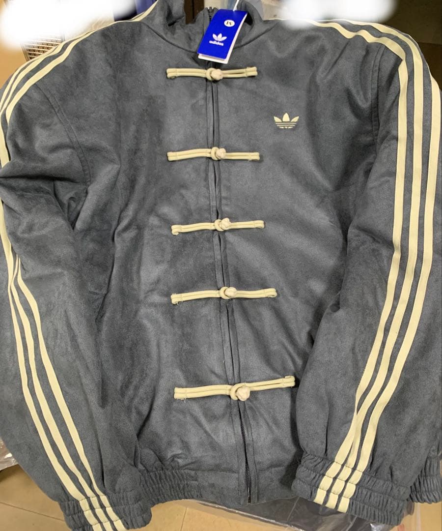 adidasアディダス 中国限定 蛇年 グレー ハイネックジャケット adidas