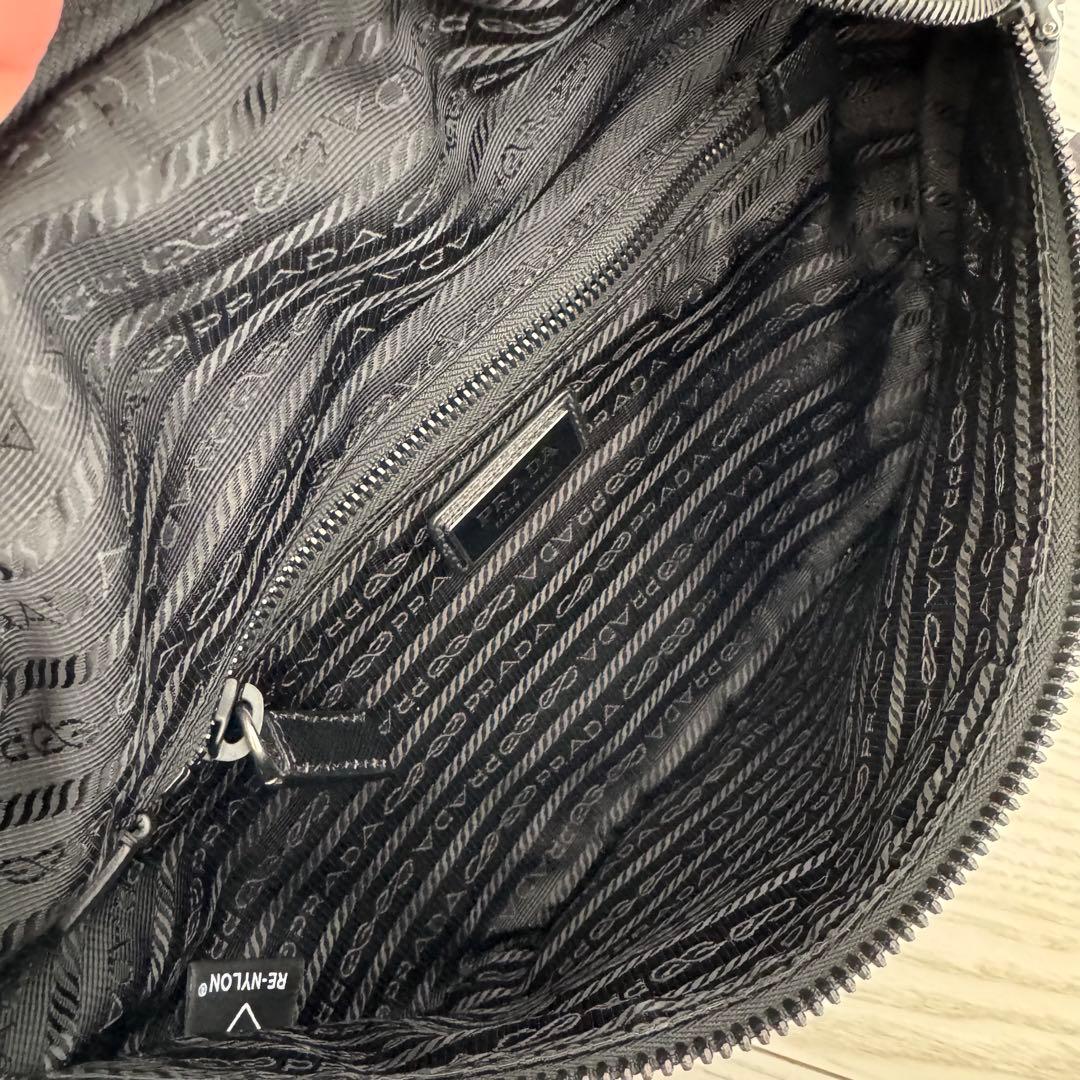 【美品！】PRADA リナイロン ボディバッグ・ウエストポーチ　2VL033