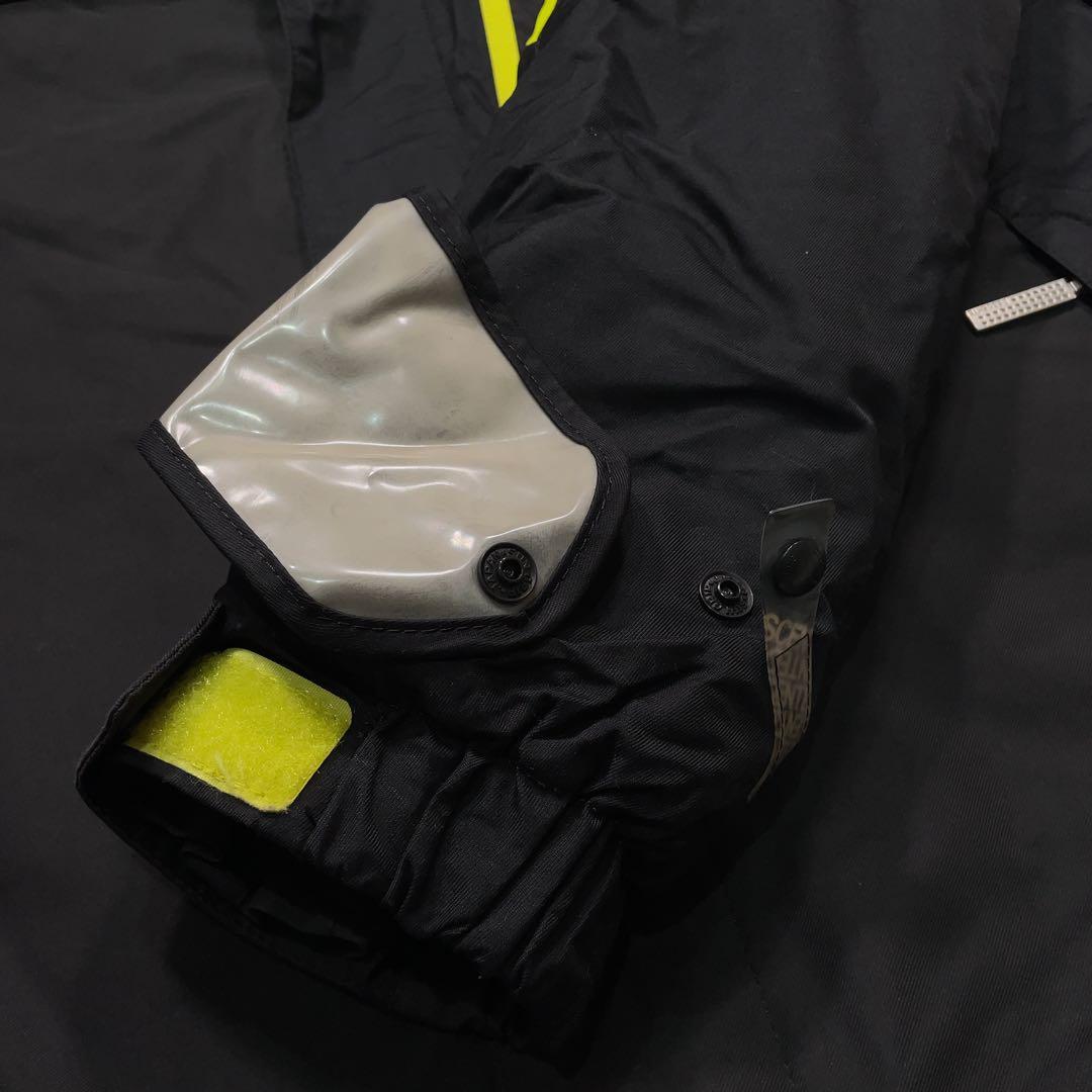 美品 デサント ヒートナビ スキーウェア スノーボードジャケット ブラック M