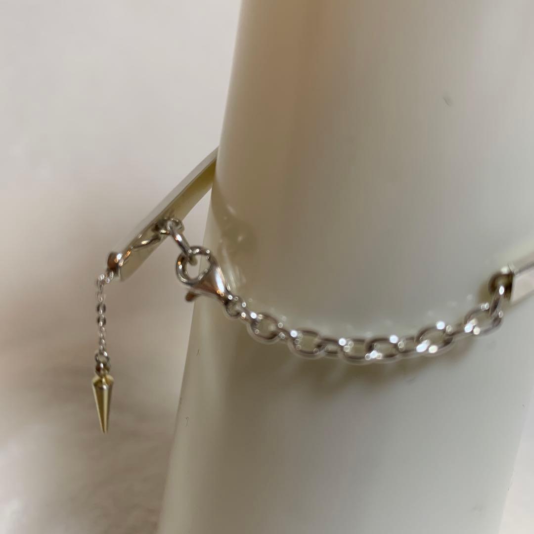 e.m. シルバー ハーフ バングル ゴールド チャーム付き