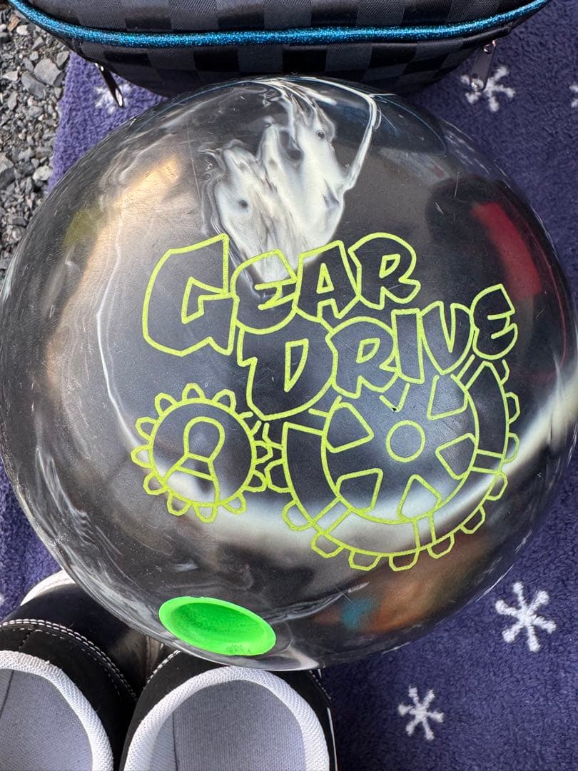 ボウリングボールセット（IDENTITY、DARK PHYSX） - メルカリ