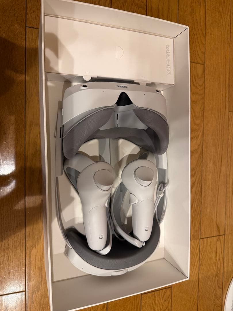 【極美品✨】PICO4 128GB VR ケース付き 使用時間2時間！