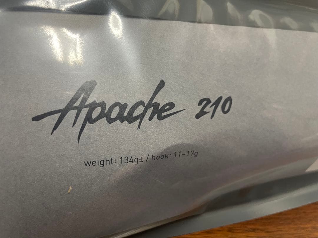 Left Apache 210 スイミングポッパー