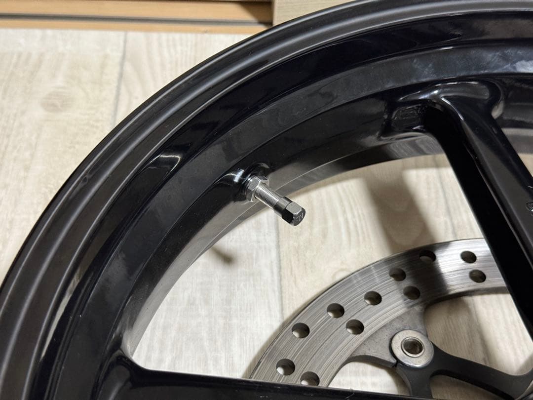 Husqvarna Vitpilen 701 純正ホイール 前後セット - メルカリ