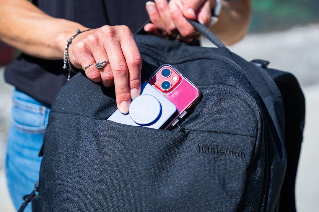 新品lululemon ルルレモン トリプルジップ　バックパックリュック　男女兼