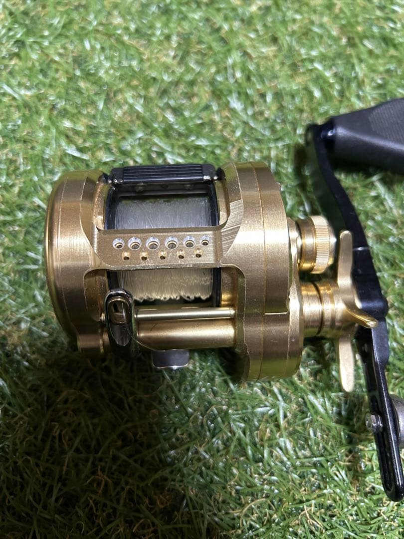 カルカッタコンクエストMD 401XGLH ベイトリール