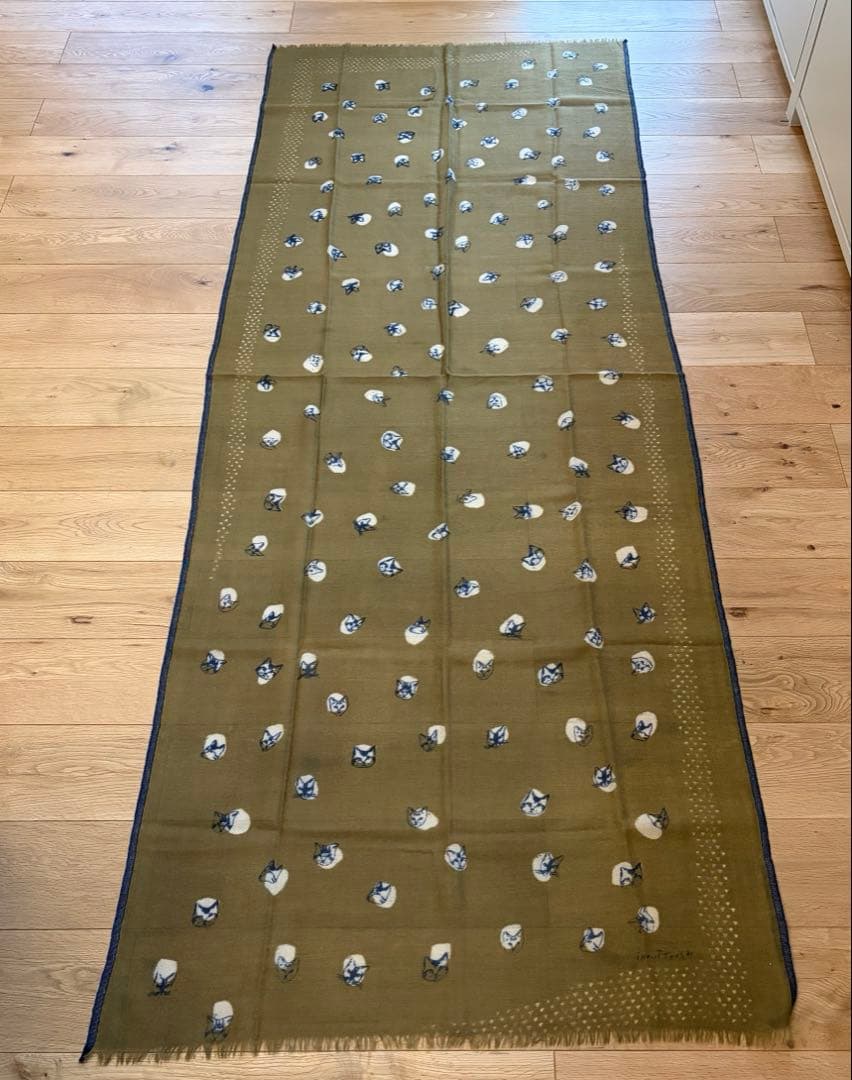 イヌイトゥーシュ　猫柄　ウールストール　未使用に近い