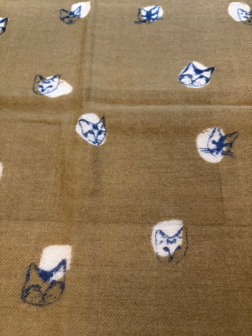 イヌイトゥーシュ　猫柄　ウールストール　未使用に近い