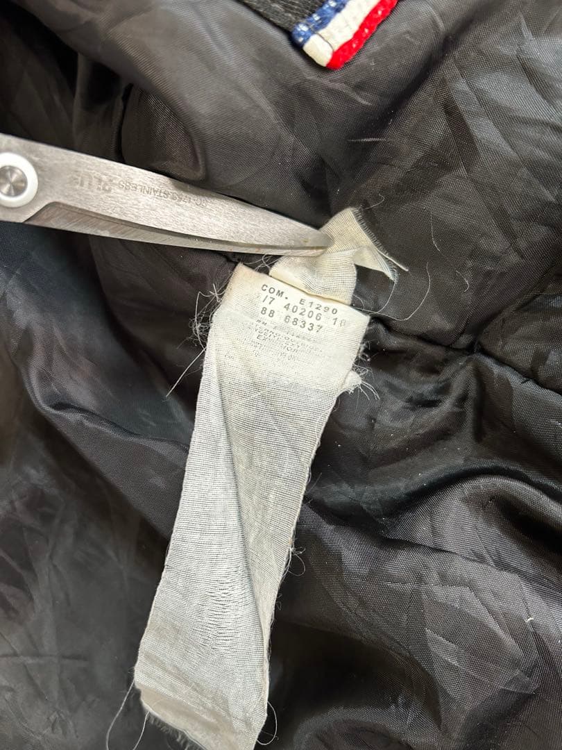 【希少】モンクレール 中綿ダウンジャケット n2b型 短丈シルエット