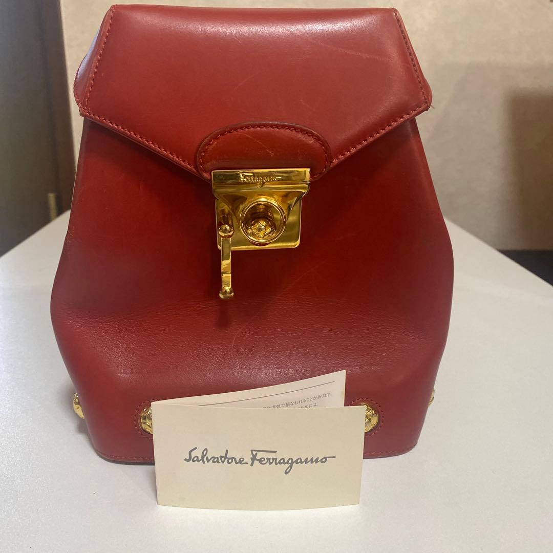 サルヴァトーレフェラガモ レザーリュック
