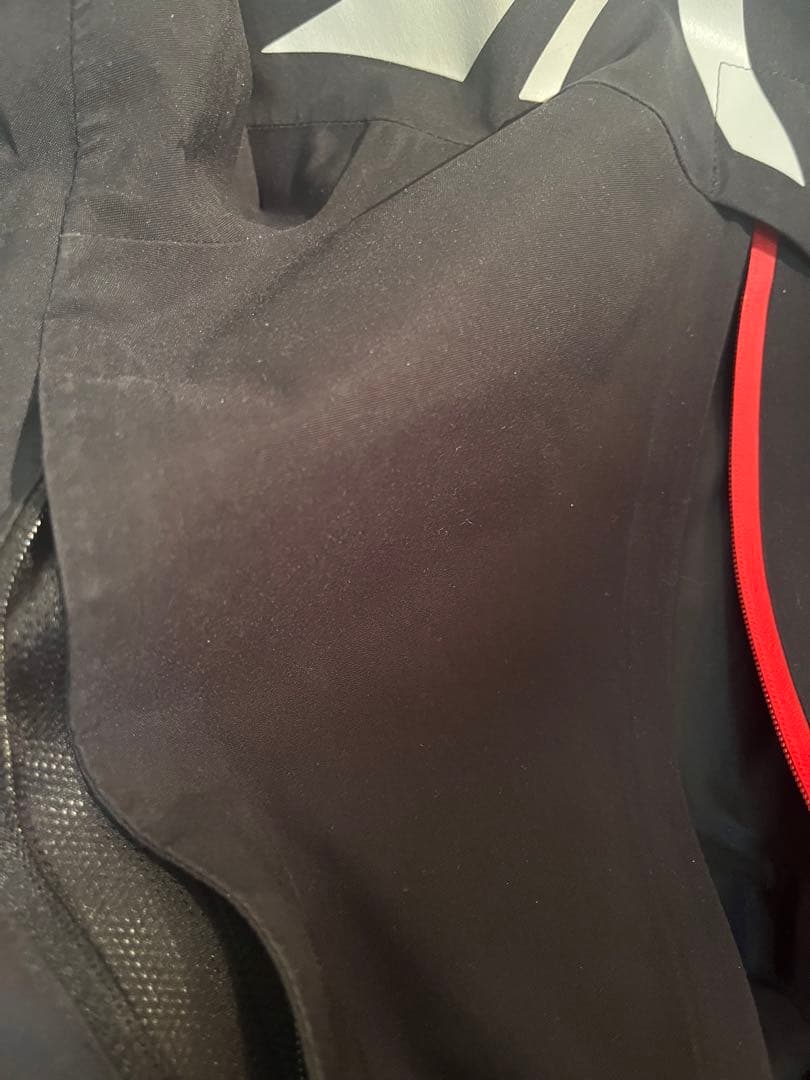 クリーニング済み　ゴールドウィン　スノーウェア　黒　スキー　スノー　上