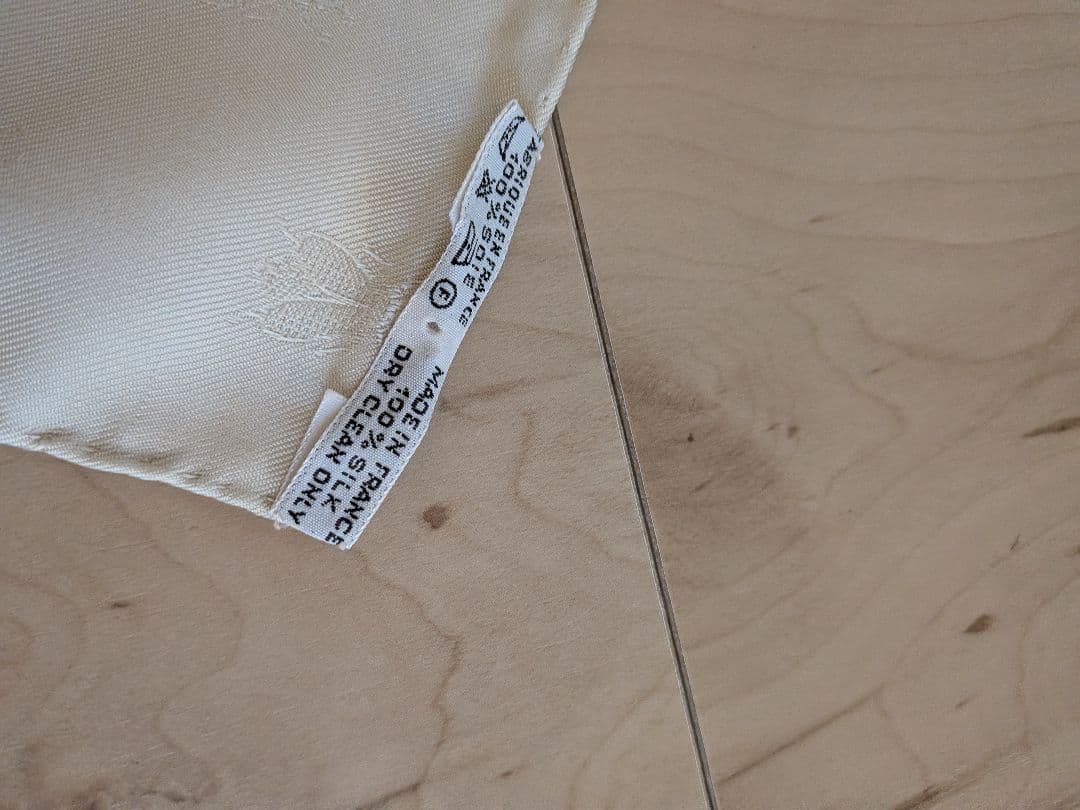 HERMES シルク スカーフ 装飾的デザイン