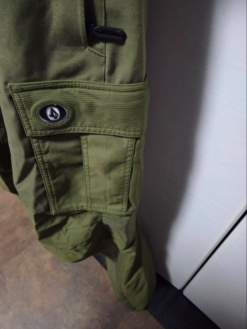 VOLCOM スノーボードウェア Lサイズ
