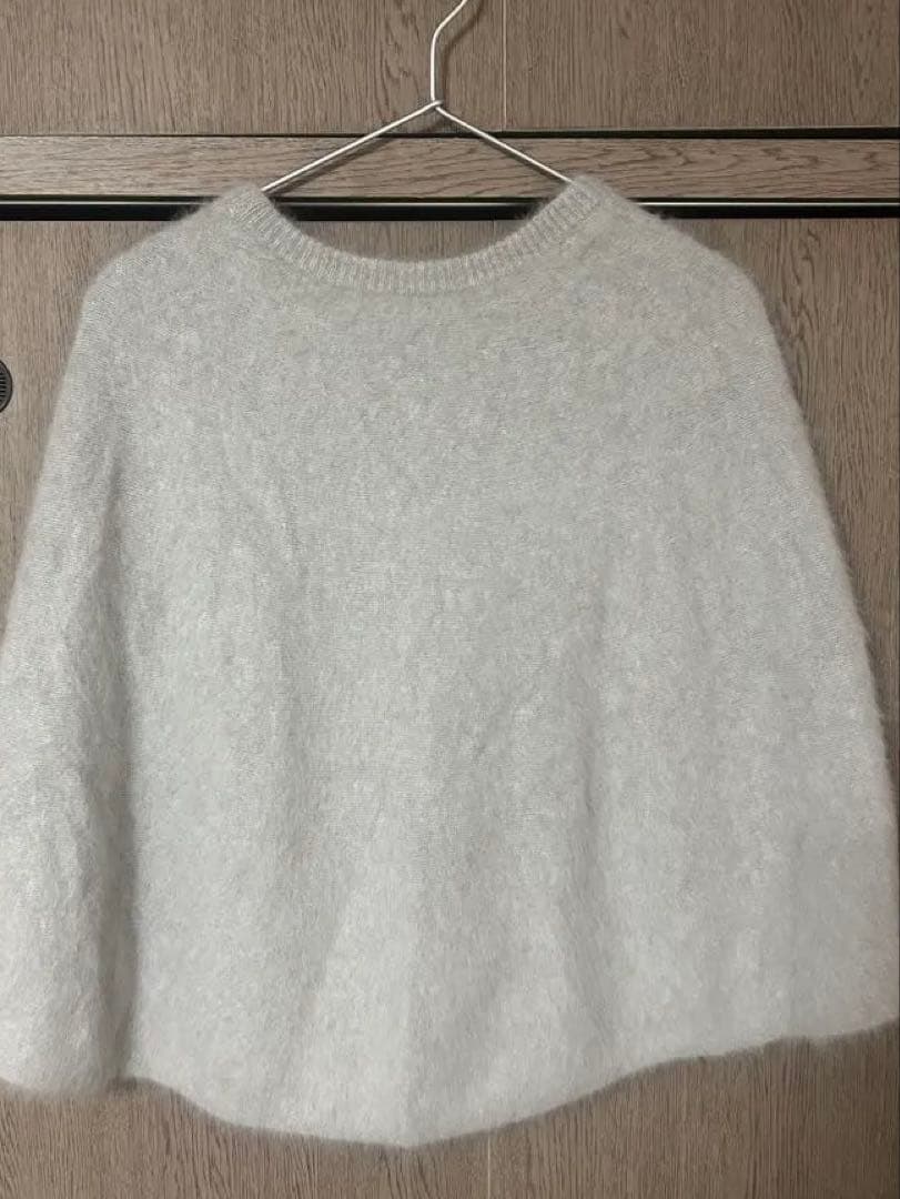 BEARDSLEYファーニットポンチョ ライトグレー