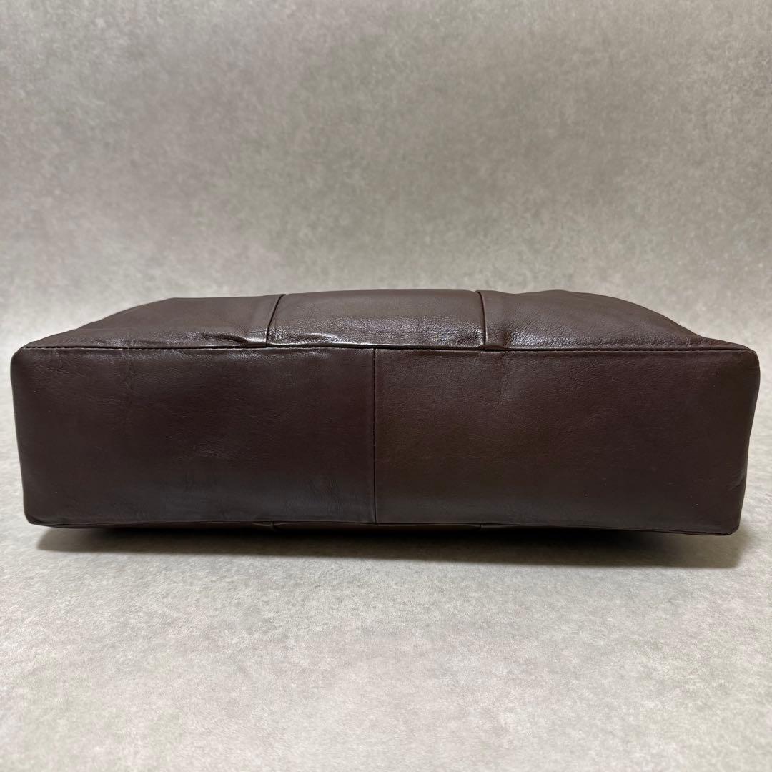 「がんばりどきも私らしく」一田憲子さんとつくったラウンドレザーバッグブラウン