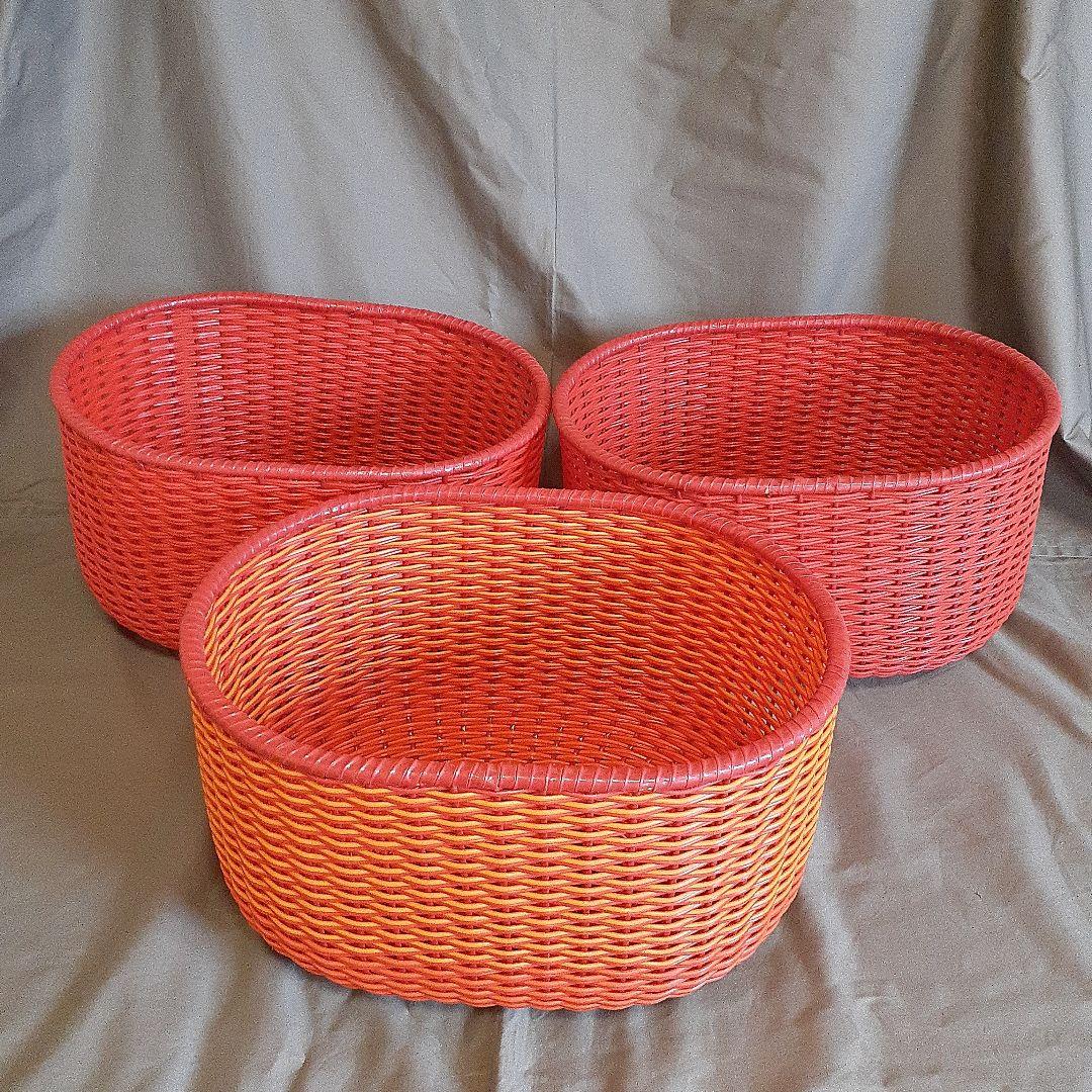 お値下げ】収納バスケット 赤と朱色3個 編み込みカゴ 昭和レトロ