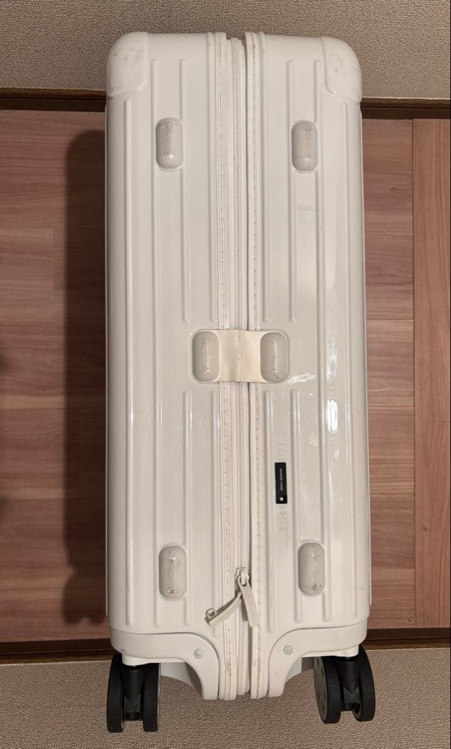 永久保証　RIMOWA Essential チェックイン M ホワイト