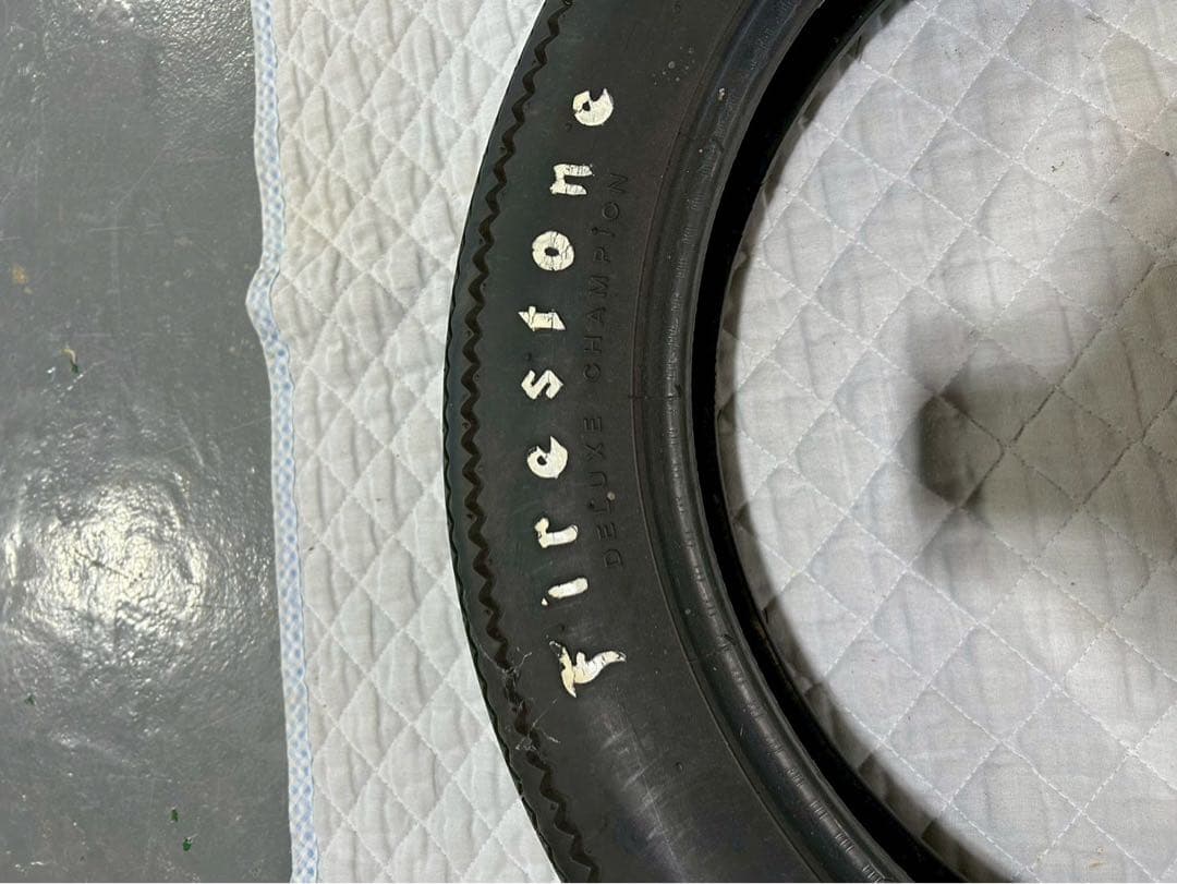 Firestone ホワイトレター18インチ　バイク用タイヤ