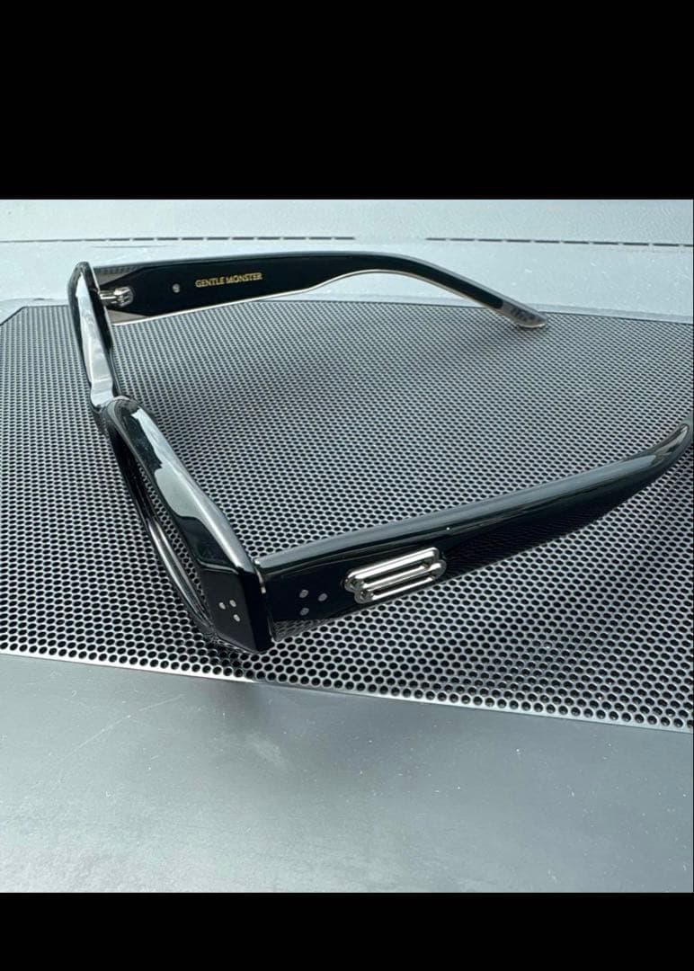 GENTLE MONSTER ブラック サングラス　VOID