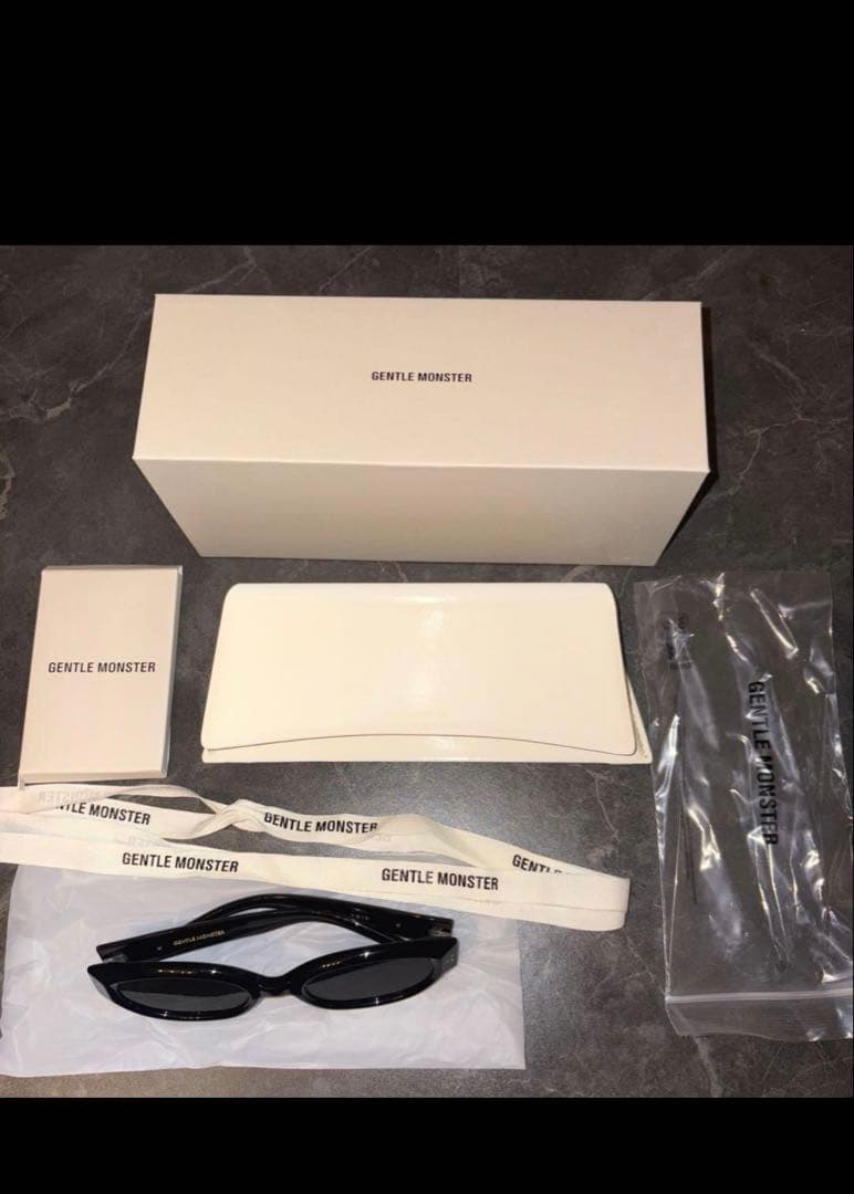 GENTLE MONSTER ブラック サングラス　VOID