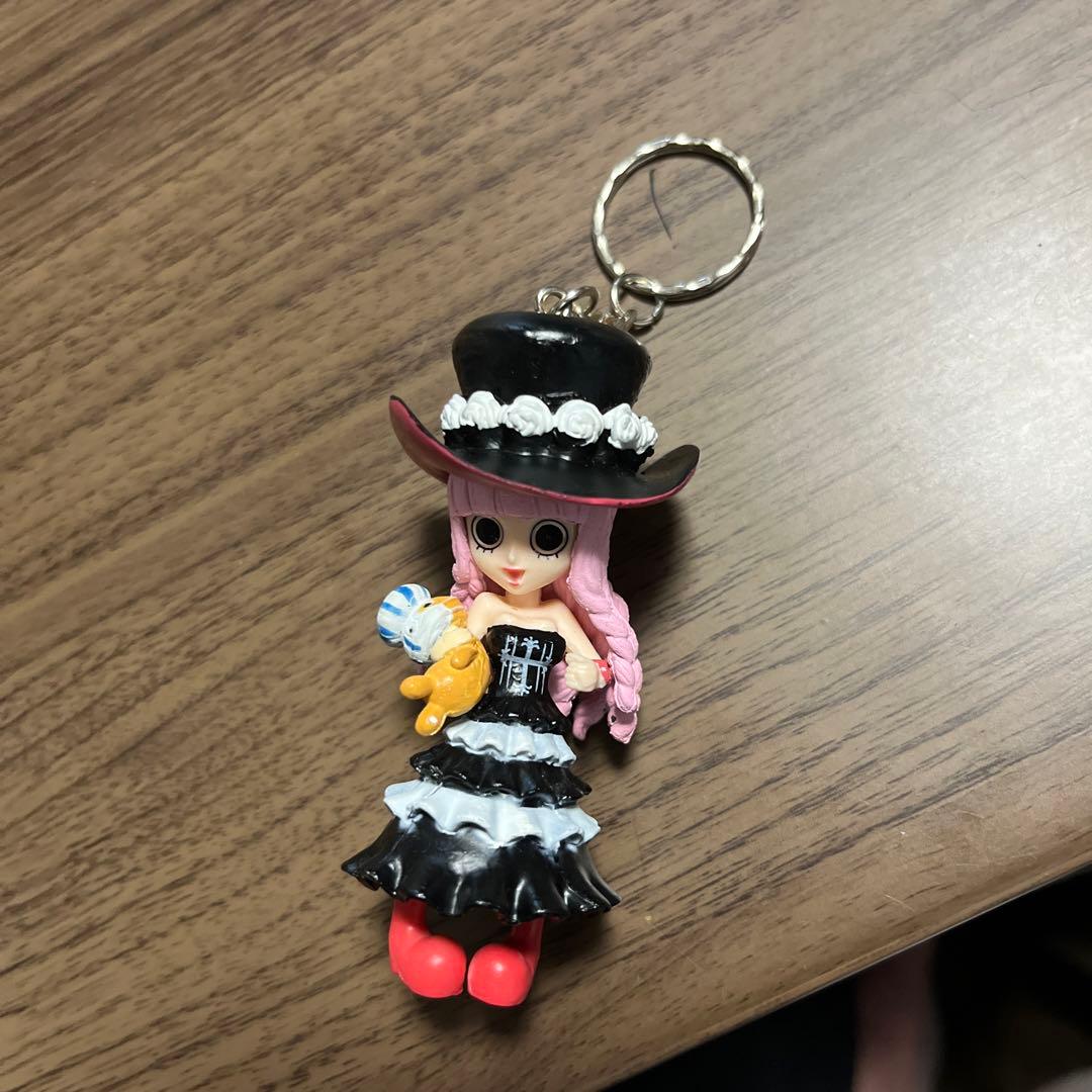 ワンピース ペローナ アクリルキーホルダー - メルカリ