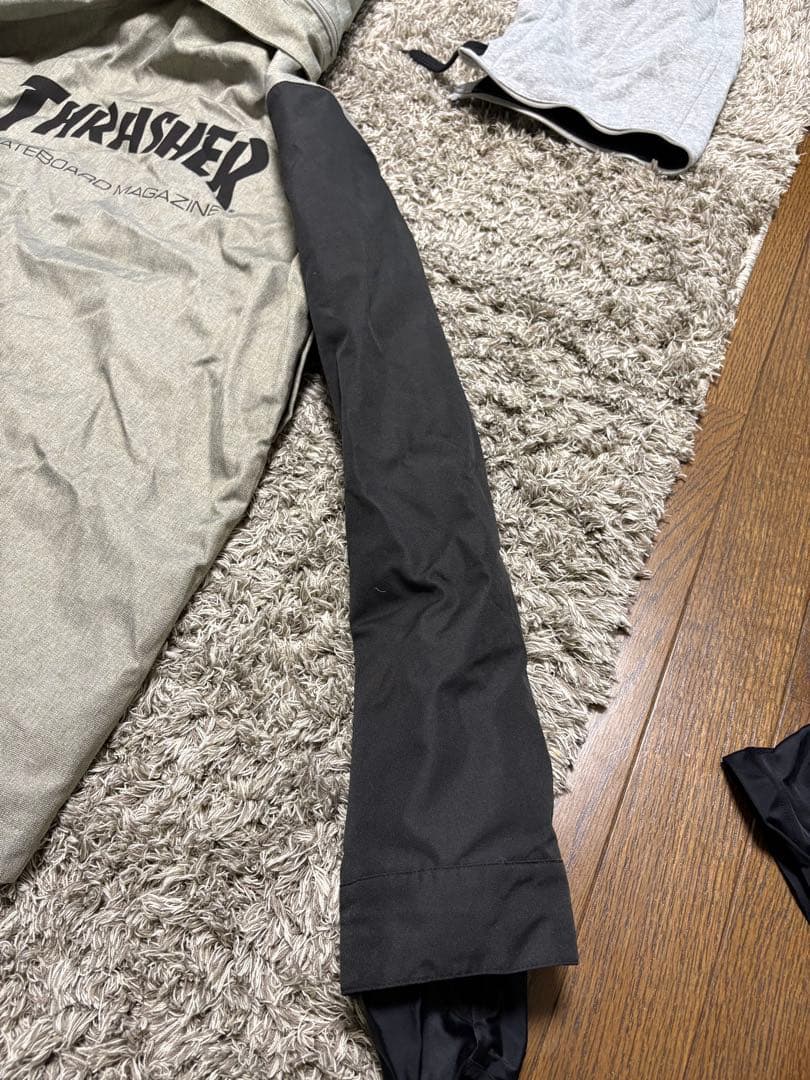 THRASHER スノボ　ウェア　パーカー