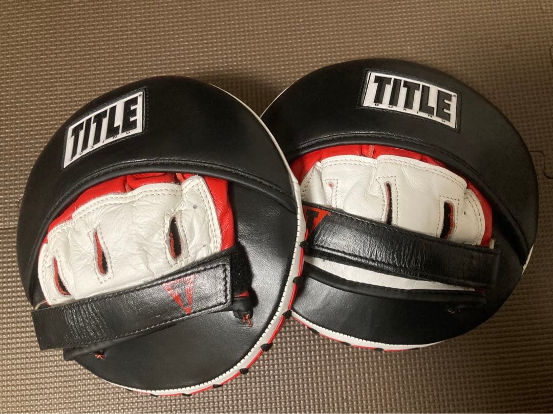 フェアテックス Fairtex キックミット ムエタイ 中古ですが絶対に