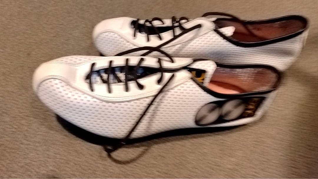 レーサーシューズ　イタリア製DEUGI メッシュタイプ白　サイズ40 1/2