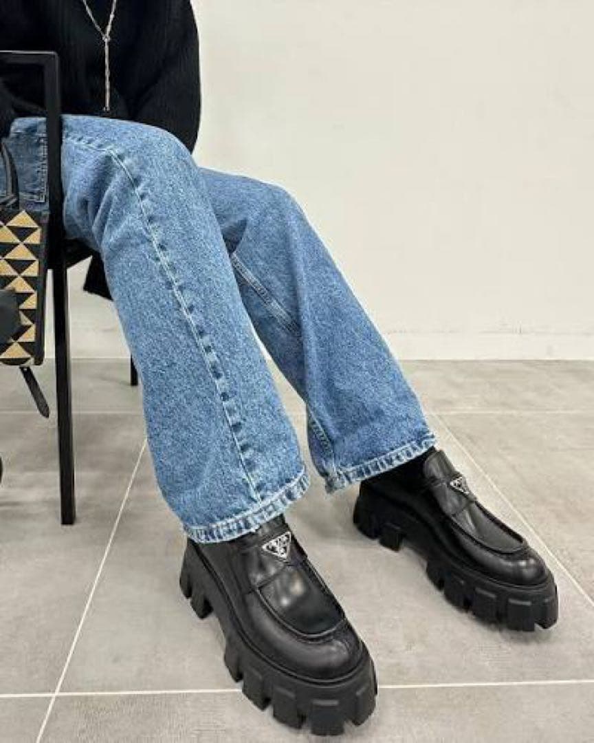 【新品未使用】プラダ モノリス ブラッシュドレザー ローファー　レディース