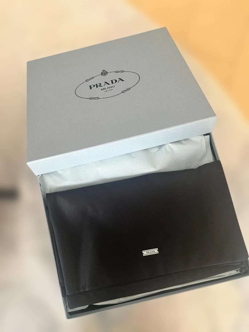 【新品未使用】プラダ モノリス ブラッシュドレザー ローファー　レディース