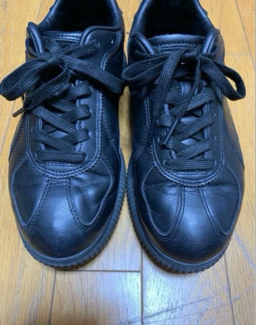 10時まで限定価格　オニツカタイガー　デレシティ　 オールブラック　スニーカー