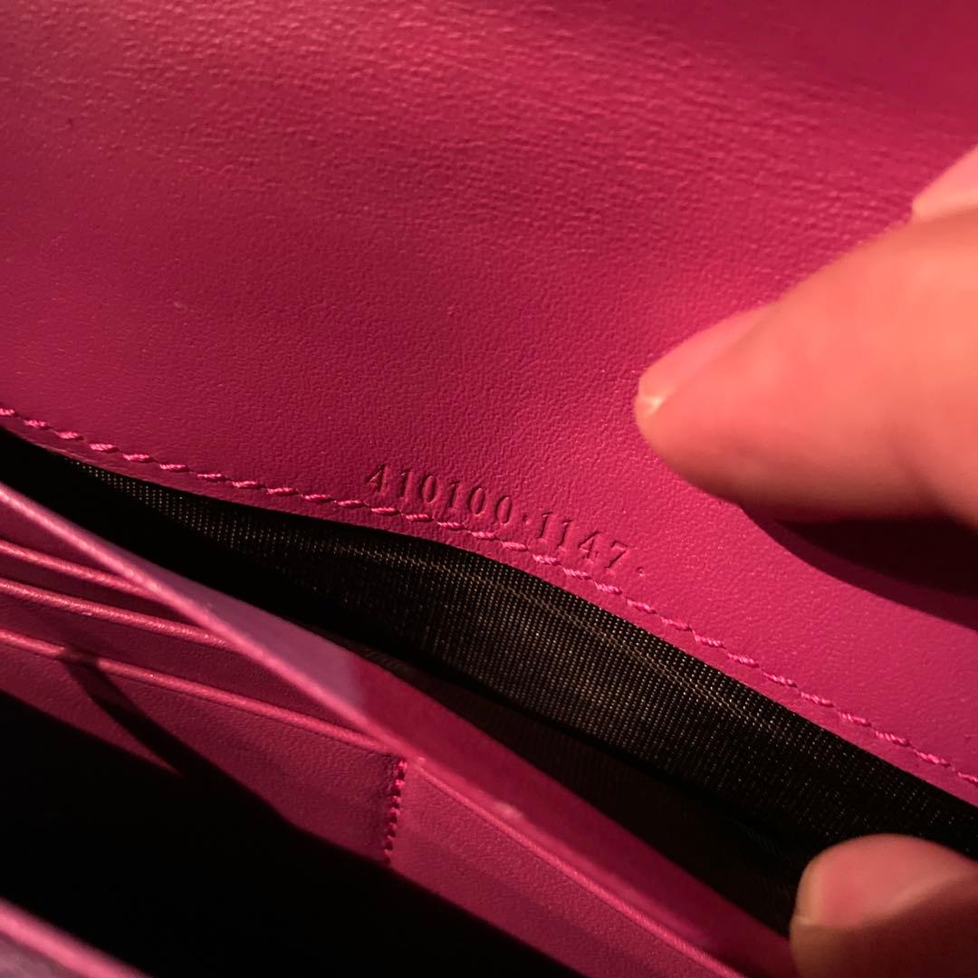 GUCCI 赤いレザー長財布