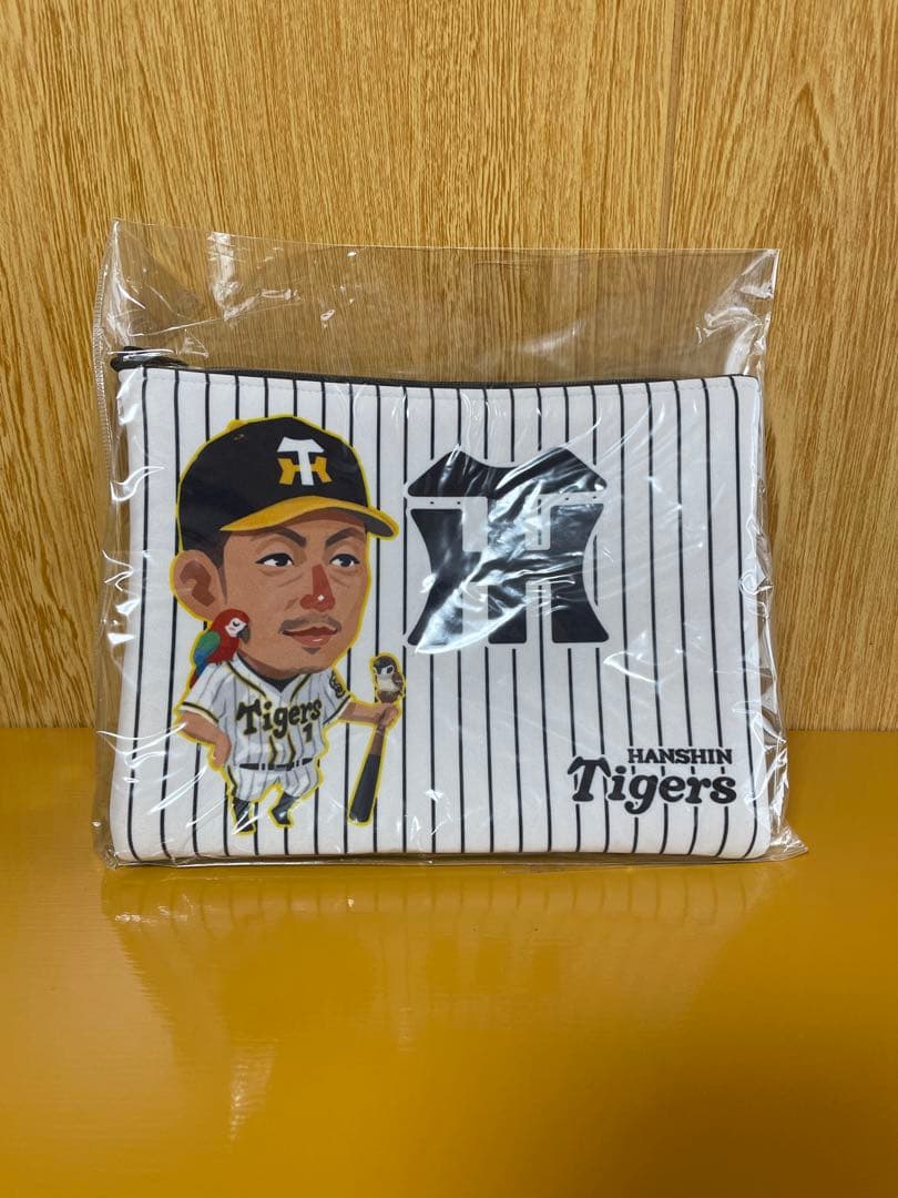 阪神タイガースとマッカノーズデザインとコラボレーションしたグッズ