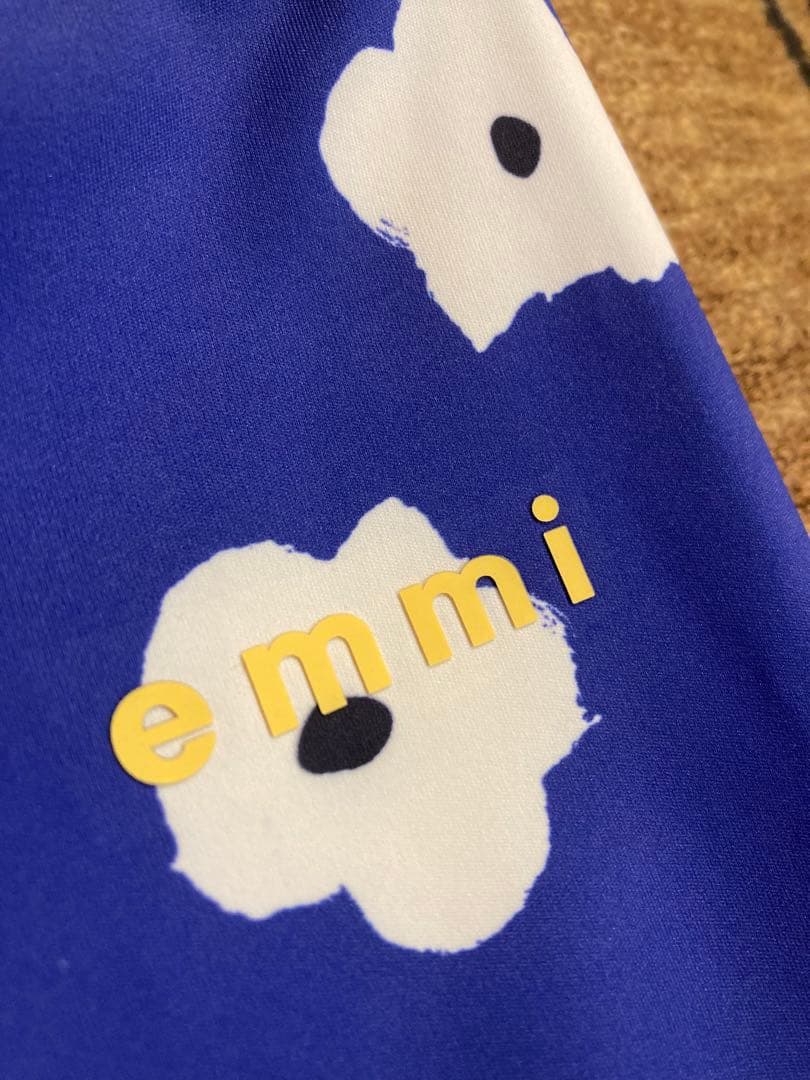 新品　emmi yoga　レギンス　フラワー柄　ブルー　UVカット　速乾機能　M