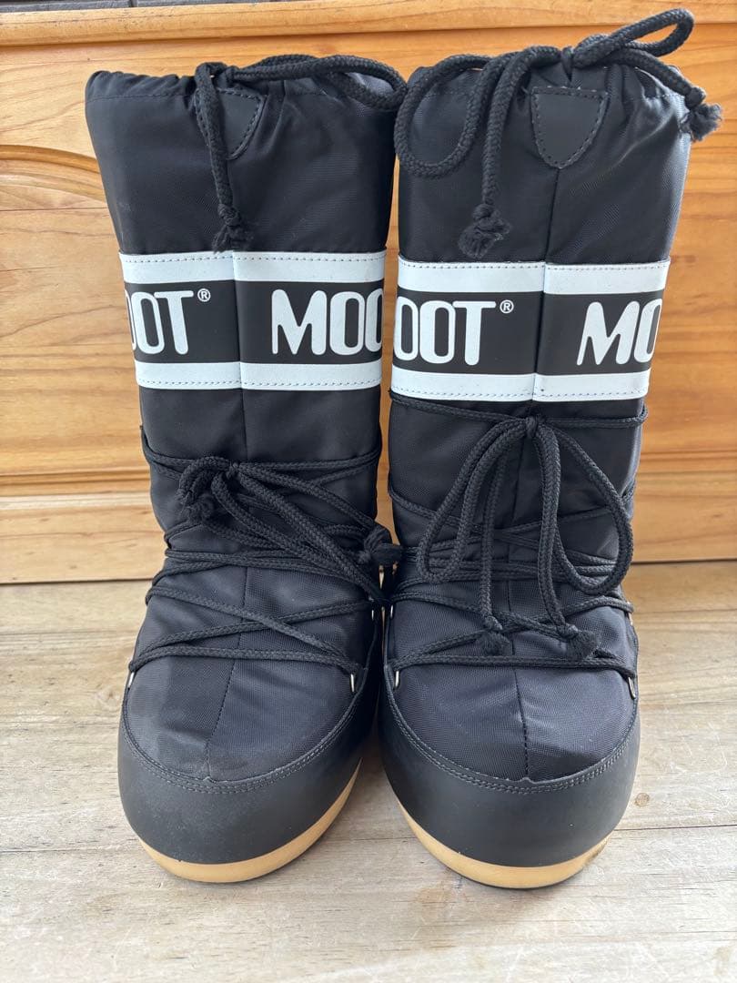 MOON BOOT ブラック スノーブーツ 女性用　ムーンブーツ　レディース