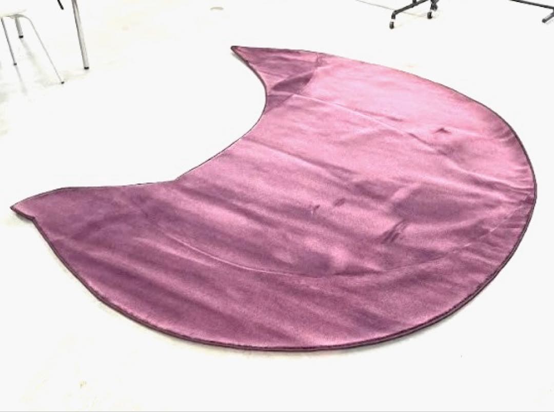 月型紫色ラグ イタリア製 猫型