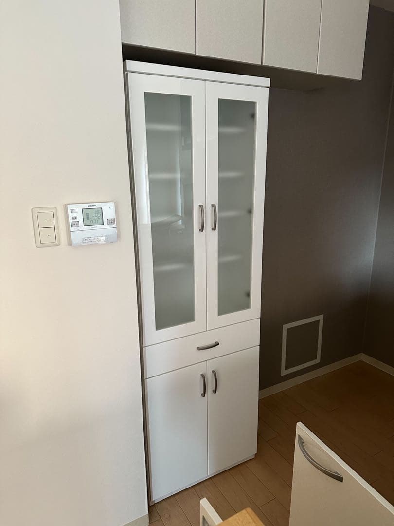 ニトリ ホワイト ガラス扉 食器棚 178cm