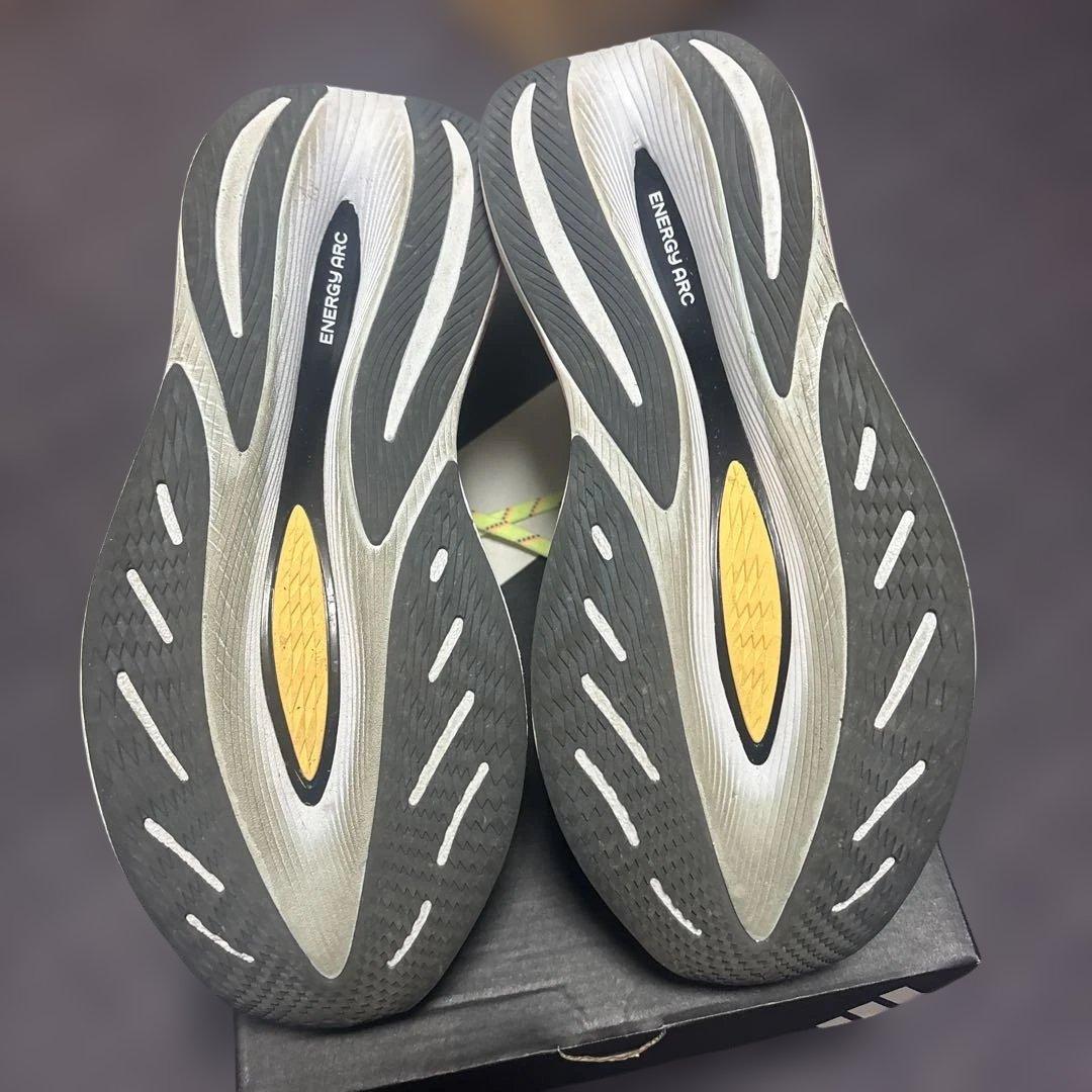 ［ほぼ新品未使用］new balance FUELCELL スパイクシューズ