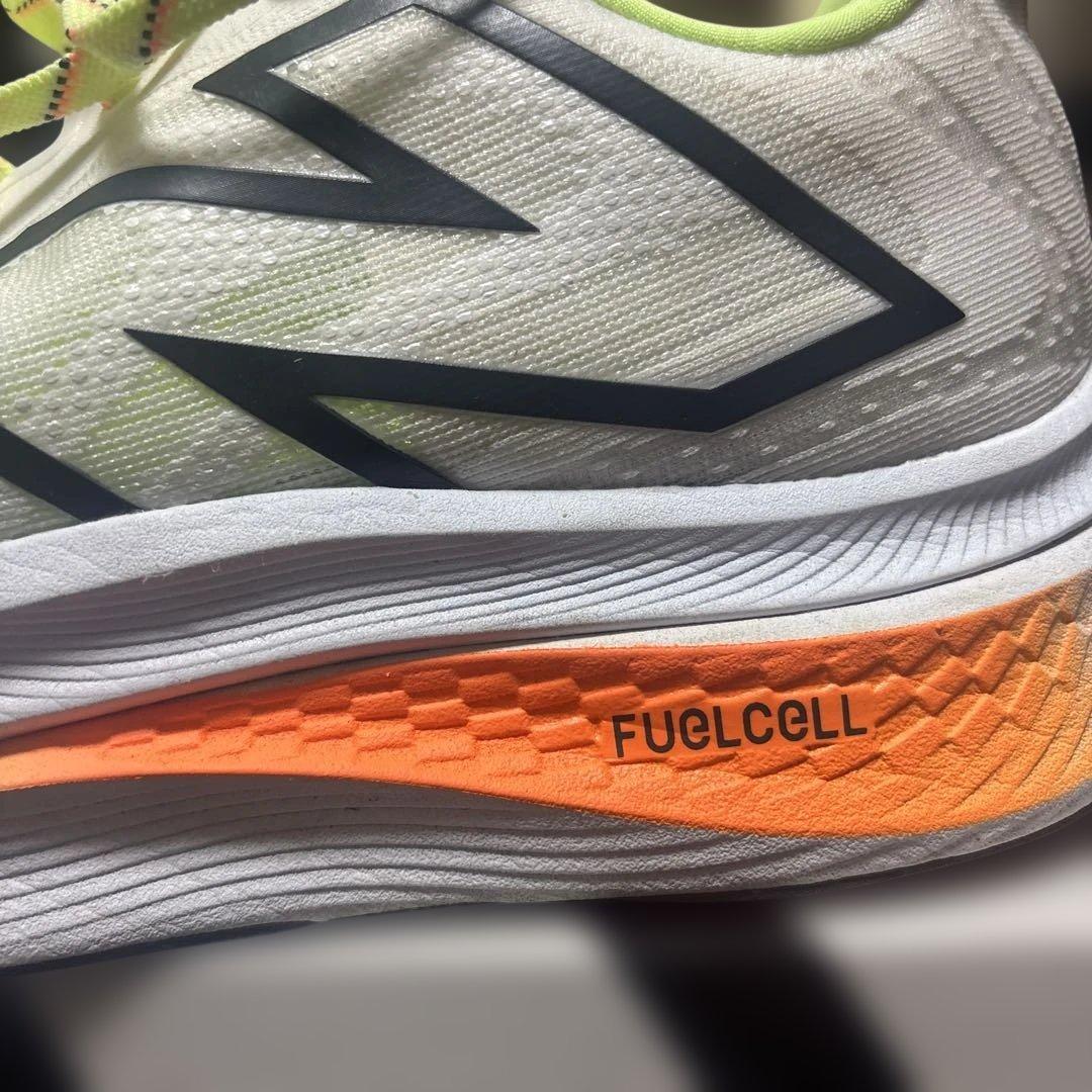 ［ほぼ新品未使用］new balance FUELCELL スパイクシューズ