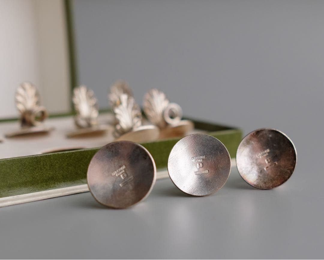 20世紀フランス製のChristofle銀メッキ席札クリップ