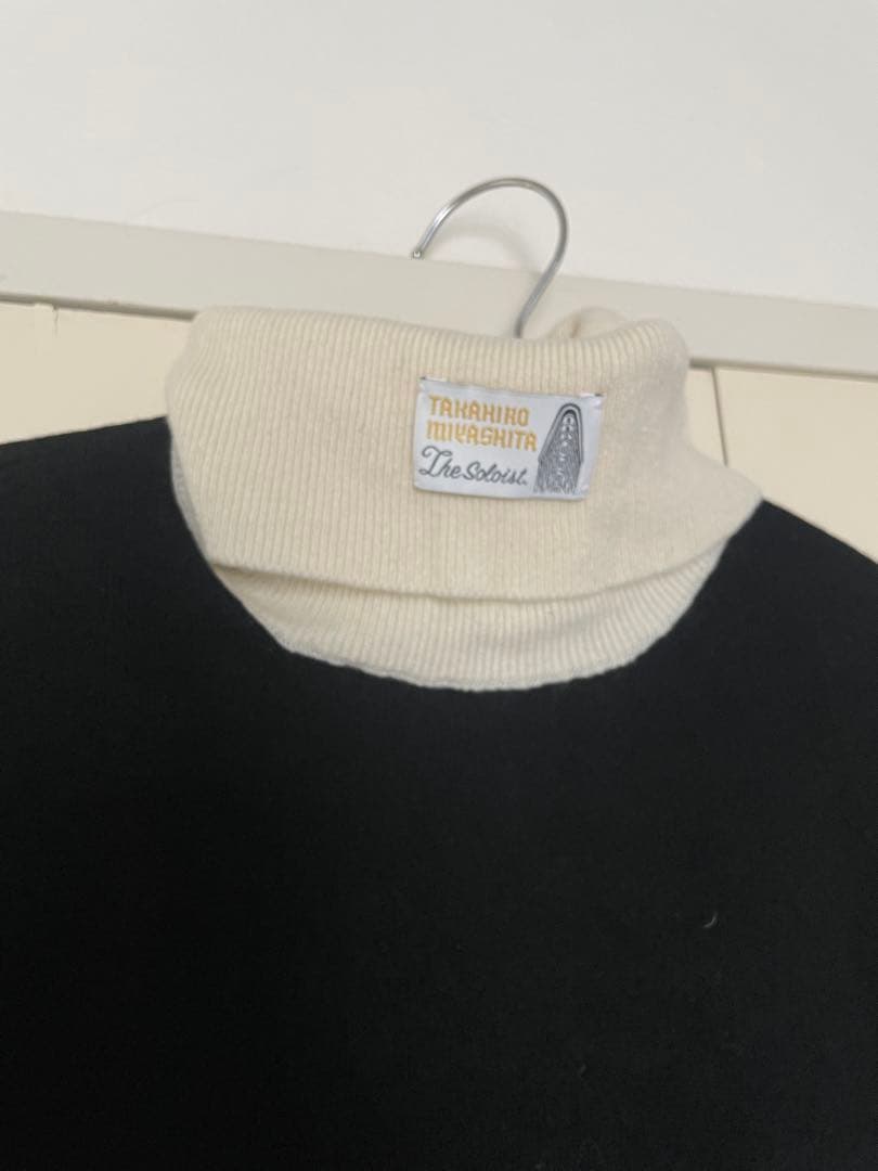 THE SOLOIST 黒 タートルネック ニットセーター