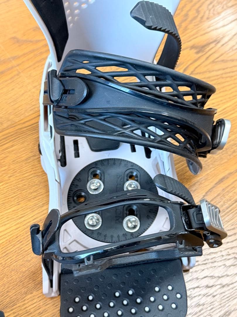 サロモン スノーボード ビンディング　salomon Mサイズ