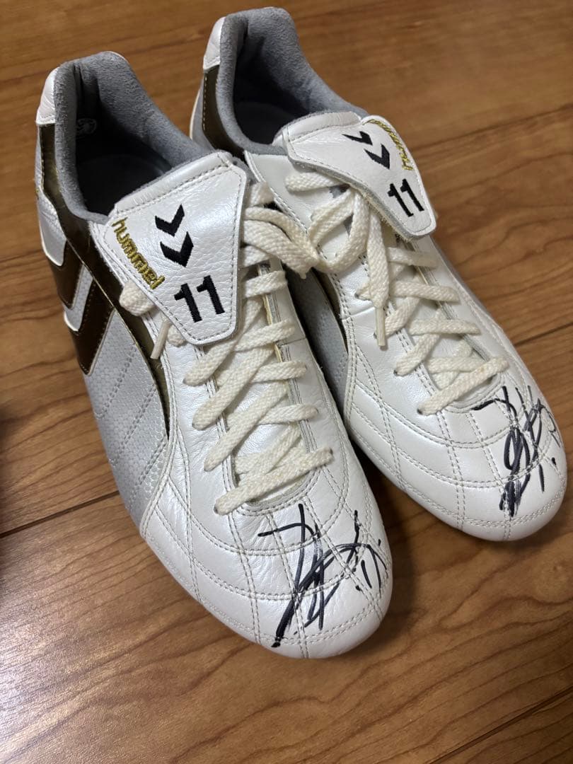 佐藤寿人選手　サイン入りスパイク