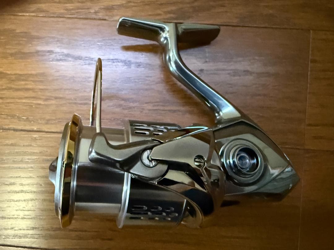 SHIMANO 18STELLA 4000MHG スピニングリール　新品未使用品
