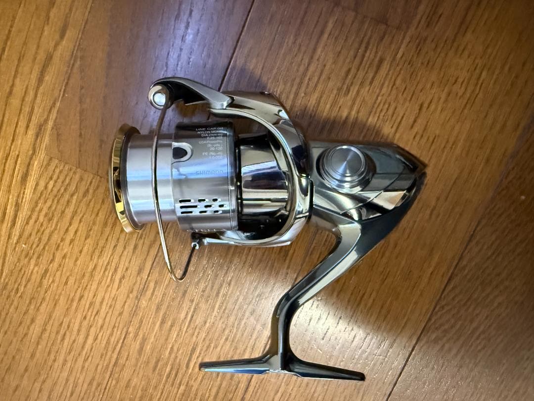 SHIMANO 18STELLA 4000MHG スピニングリール　新品未使用品