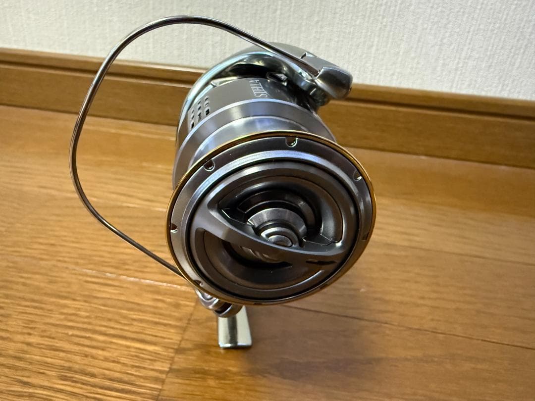 SHIMANO 18STELLA 4000MHG スピニングリール　新品未使用品