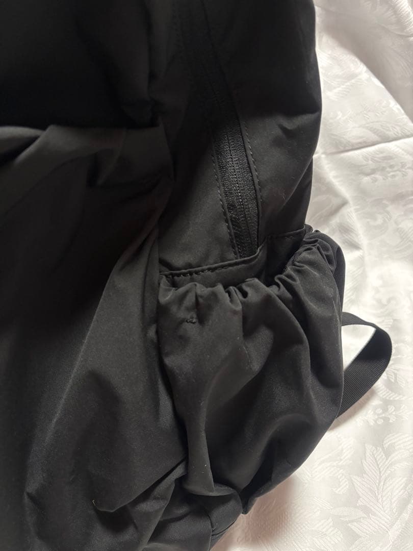 ☆美品☆ emmi eco 撥水ギャザーリュック！ブラック！軽い！大きい！大容量