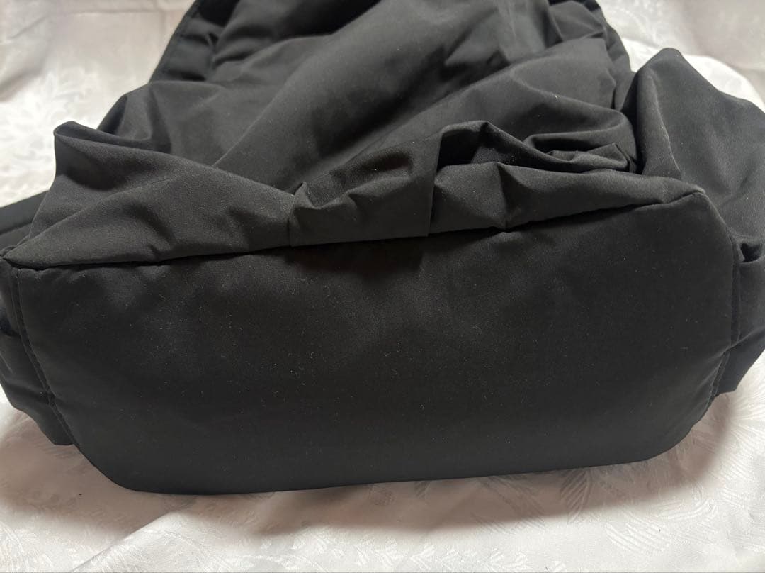 ☆美品☆ emmi eco 撥水ギャザーリュック！ブラック！軽い！大きい！大容量