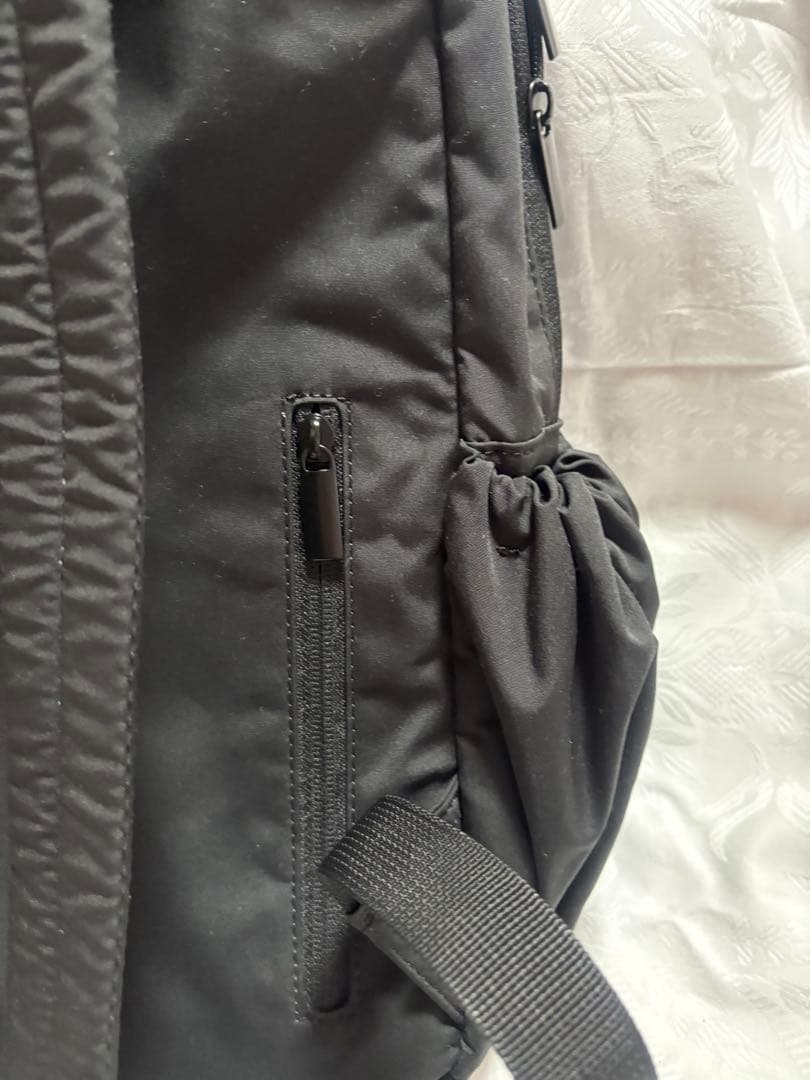 ☆美品☆ emmi eco 撥水ギャザーリュック！ブラック！軽い！大きい！大容量